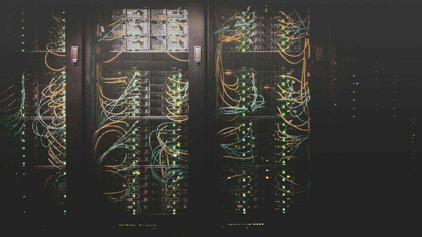 Server cabinets in a data centre
